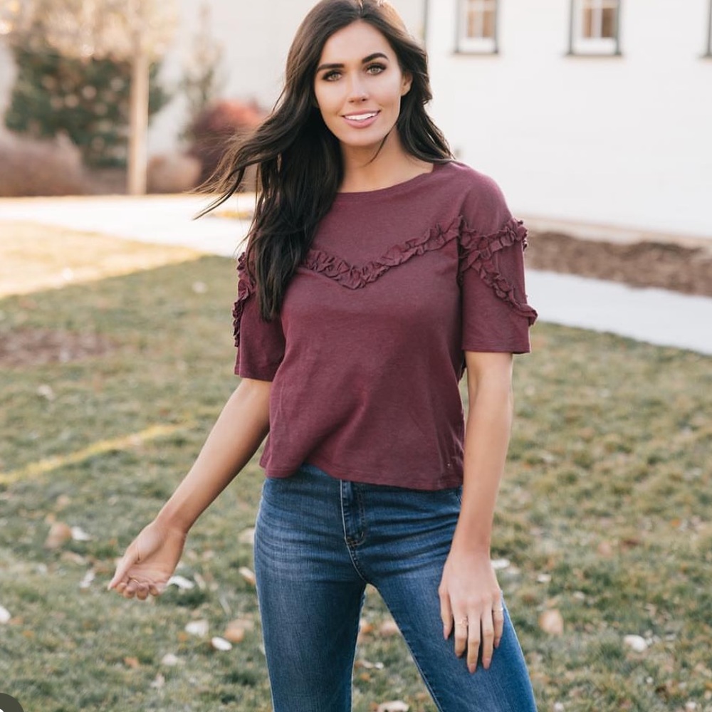 Storia Burgundy Ruffle Tshirt L